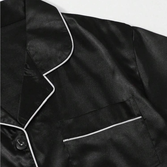 Women’s Black Satin Pajamas Set (Size 1XL) - Picture 3 of 5